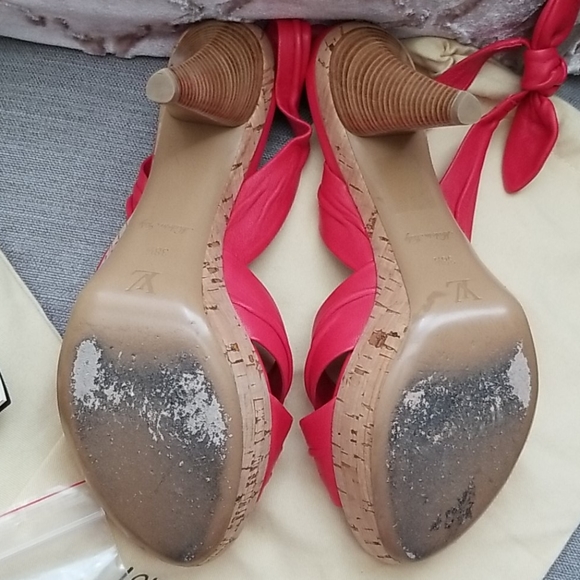 AUTHENTIC Louis Vuitton Coral Leather Heels - Picture 6 of 8